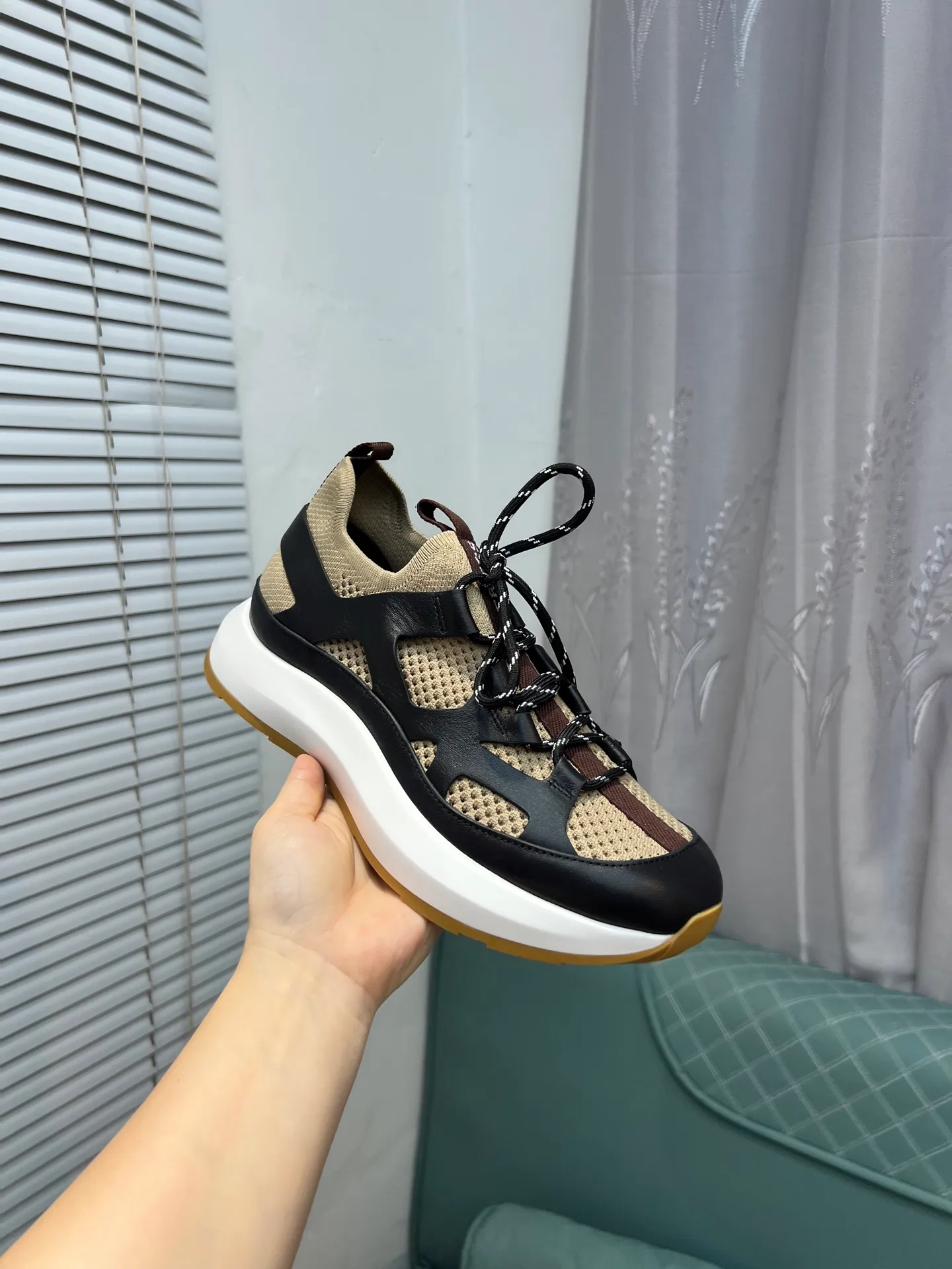 💰¥720 HERMES Men’s rest sneakers! -High-end quality original casual sports shoes -Upper: high nappa calfskin, forging technology, knitted fabric, shoe brand webbing, injection molded brand logo -Inner: foot pad; water-dyed cowhide -Outsole: ultra-light TPU·rubber; two-color molded outsole -Ultra-high quality control·fine workmanship: highlighted (high-end·luxury·grade) Size: 38-44 (45 46 customized)